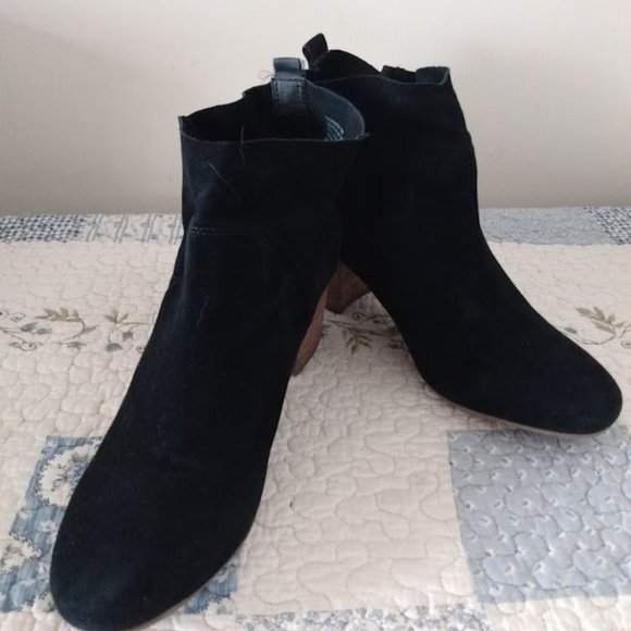 Steve Madden Harber Suede Ankle Boot - Picture 3 of 6